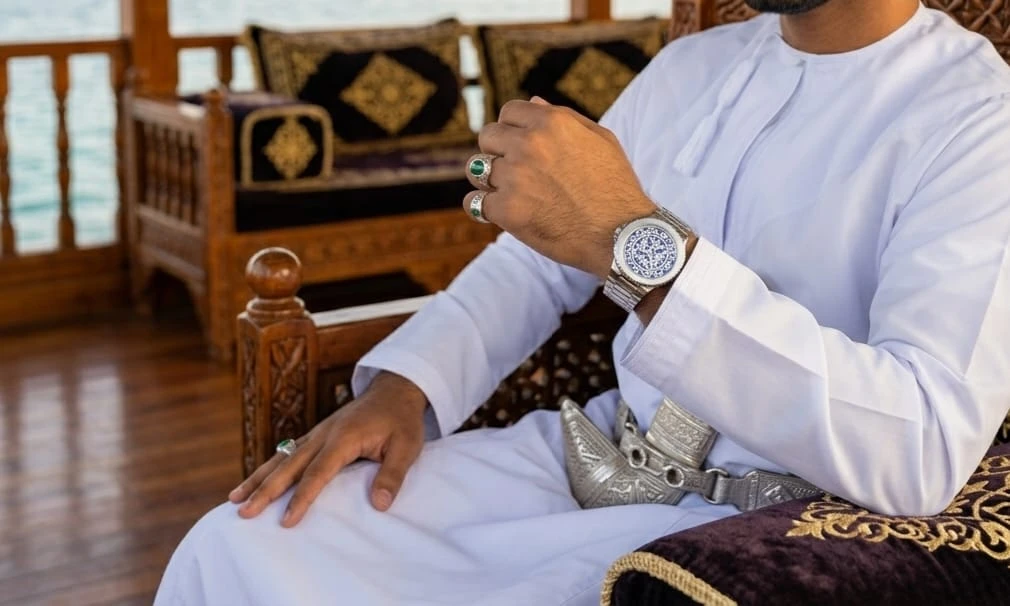 ساعة البحر الهادئ الفاخرة