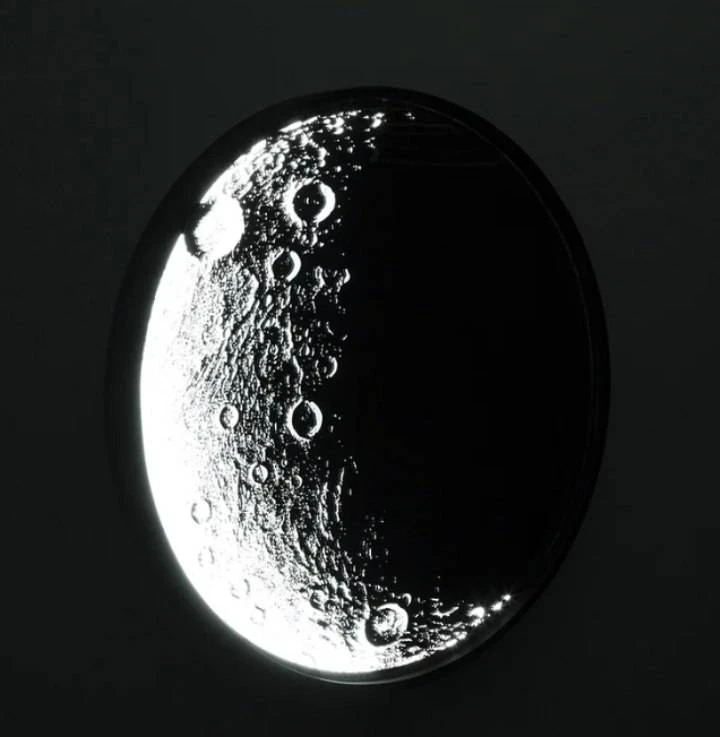 مرآة القمر